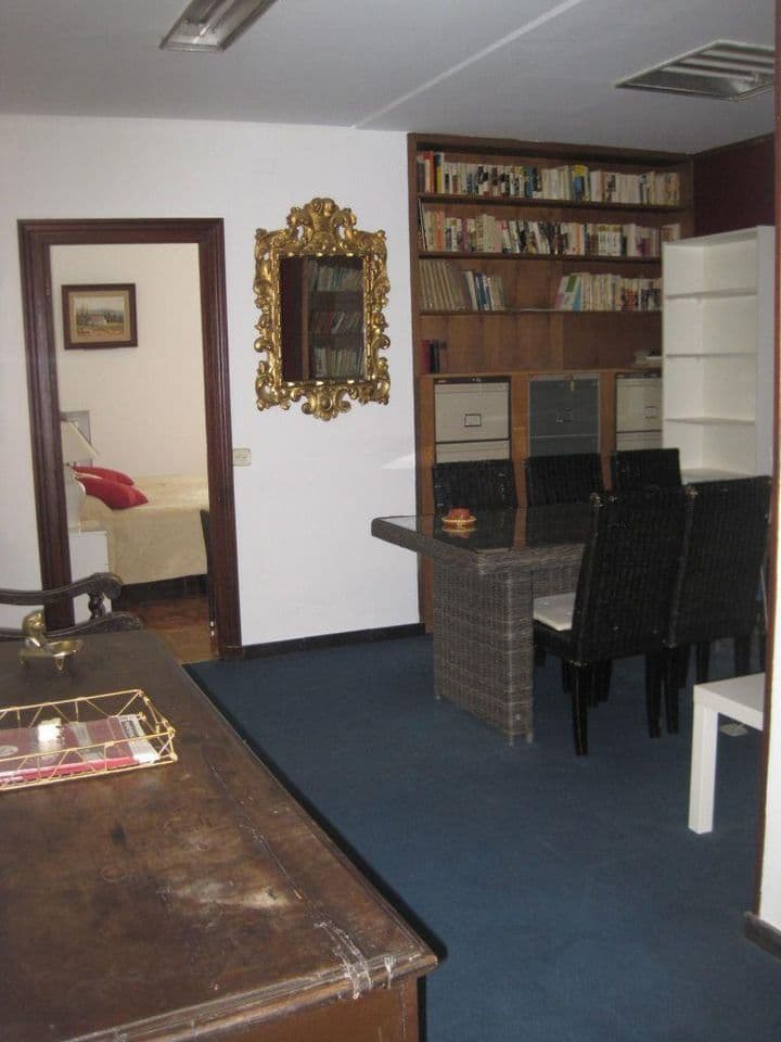 4 bedrooms apartment for rent in Vitoria-Gasteiz, Spain - Image 5