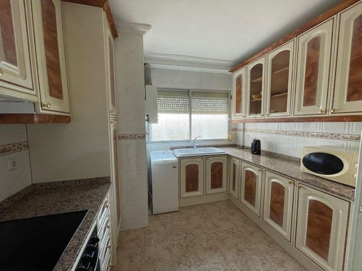 4 bedrooms apartment for rent in Distrito 2, Spain - Image 3