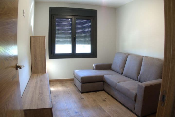 1 bedroom apartment for rent in O Porrino, Spain - Image 12