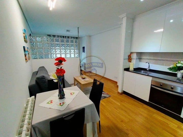 1 bedroom apartment for rent in Vigo, Spain - Image 8