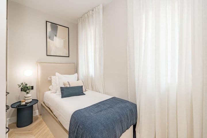 3 bedrooms apartment for sale in Centro, Spain - Image 4