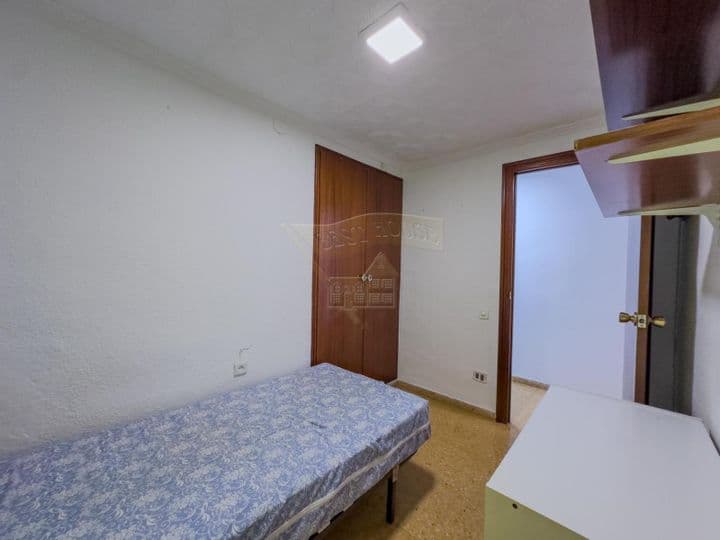 4 bedrooms apartment for rent in Valencia, Spain - Image 9