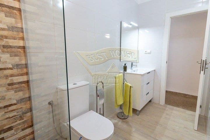 4 bedrooms apartment for rent in Valencia, Spain - Image 8