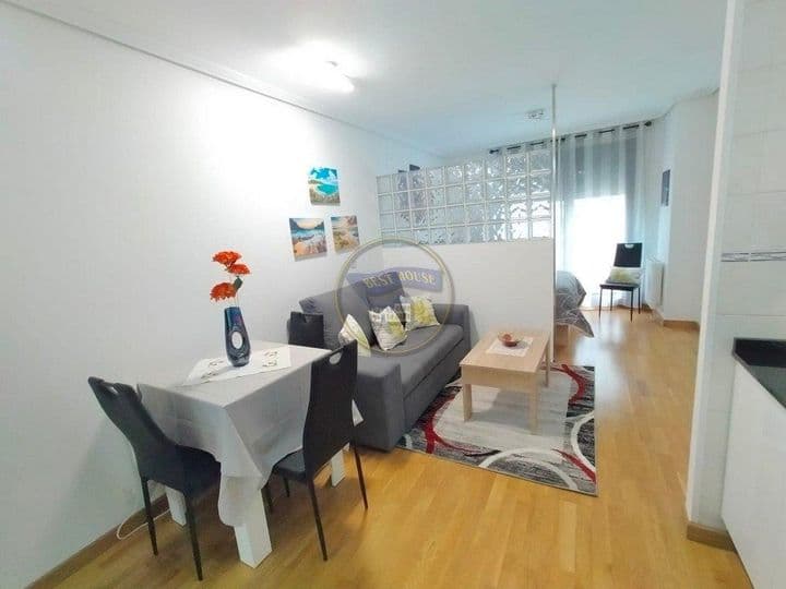 1 bedroom apartment for rent in Vigo, Spain - Image 6