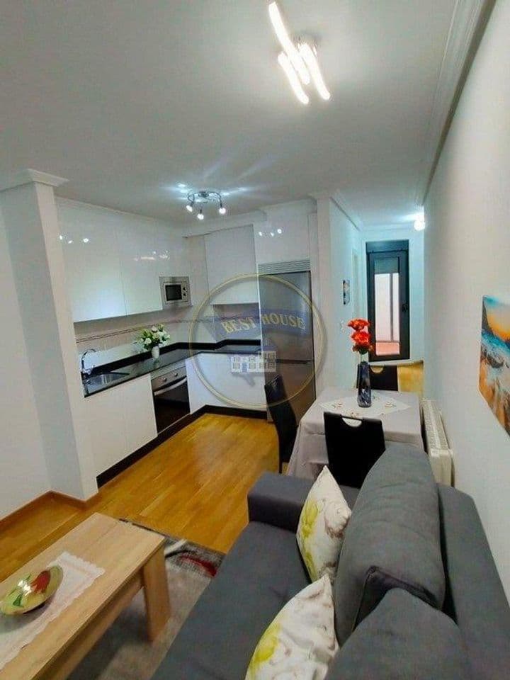 1 bedroom apartment for rent in Vigo, Spain - Image 3