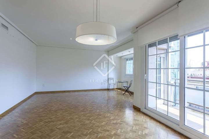 3 bedrooms apartment for rent in Valencia, Spain - Image 2