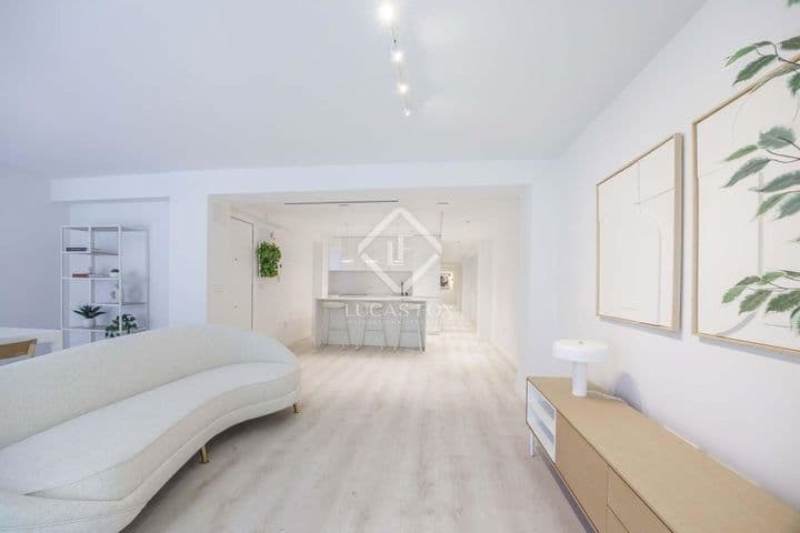 4 bedrooms apartment for rent in Valencia, Spain - Image 8