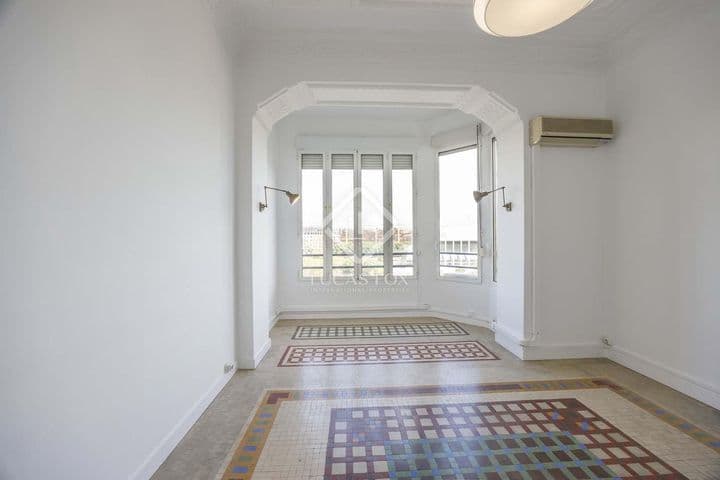 5 bedrooms apartment for rent in Valencia, Spain - Image 4