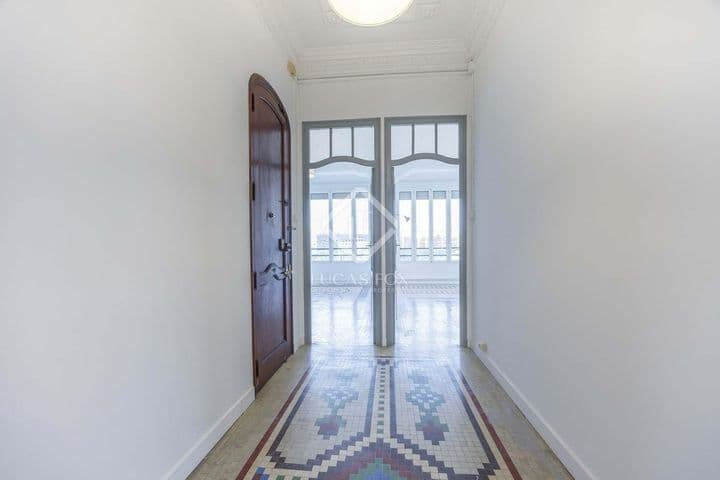 5 bedrooms apartment for rent in Valencia, Spain - Image 3