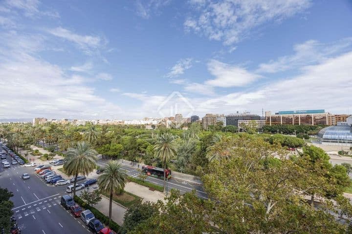 5 bedrooms apartment for rent in Valencia, Spain - Image 9