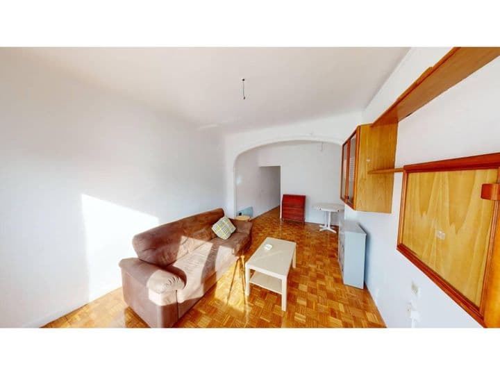 2 bedrooms apartment for rent in Palacio, Spain - Image 3