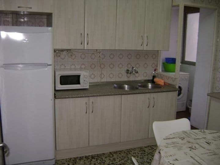 4 bedrooms apartment for rent in Beiro, Spain - Image 2