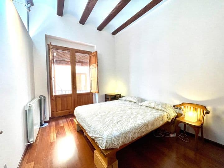 1 bedroom apartment for rent in Ciutat Vella, Spain - Image 7