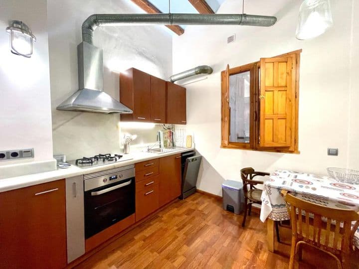 1 bedroom apartment for rent in Ciutat Vella, Spain - Image 12