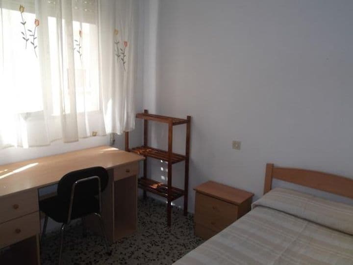 4 bedrooms apartment for rent in Beiro, Spain - Image 5