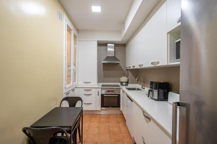 2 bedrooms apartment for sale in Universidad, Spain - Image 4