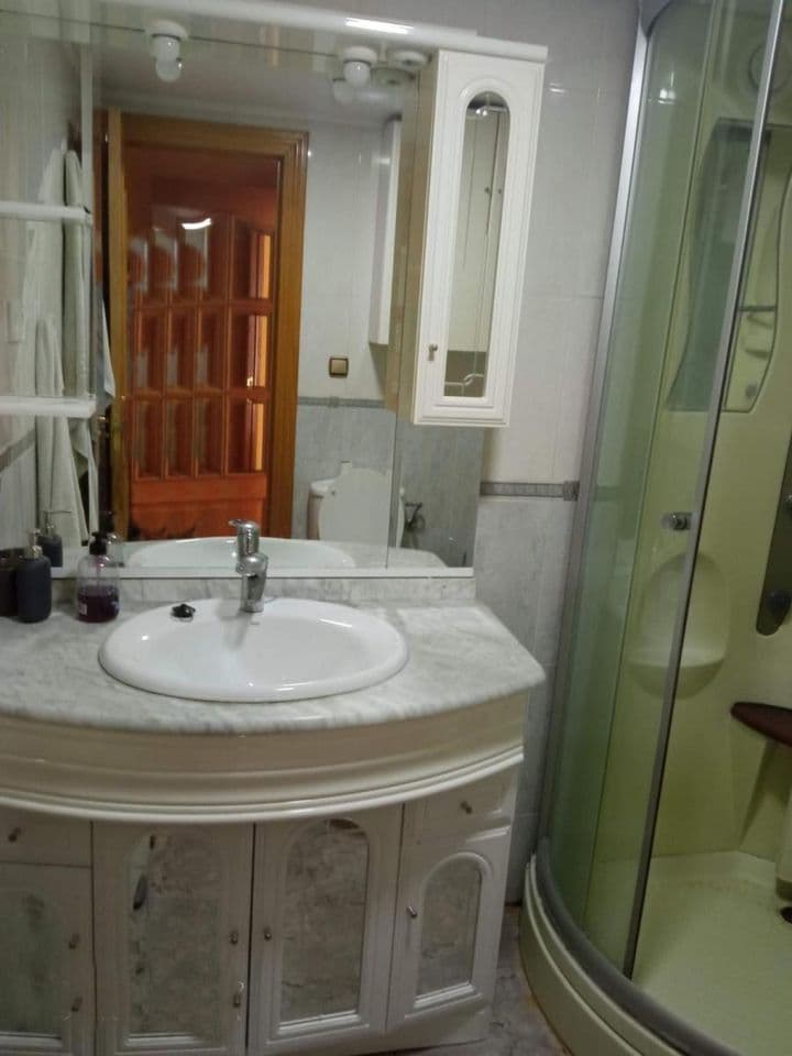 2 bedrooms apartment for rent in La Cruz, Spain - Image 11