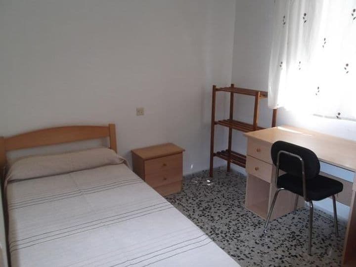 4 bedrooms apartment for rent in Beiro, Spain - Image 4