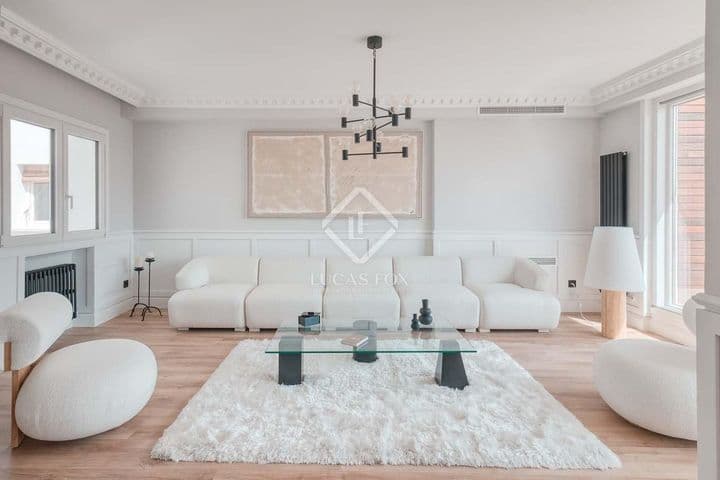 3 bedrooms apartment for sale in Madrid, Spain