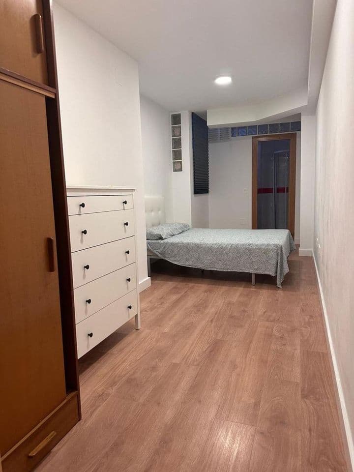 2 bedrooms apartment for rent in Bailen - Miraflores, Spain - Image 9