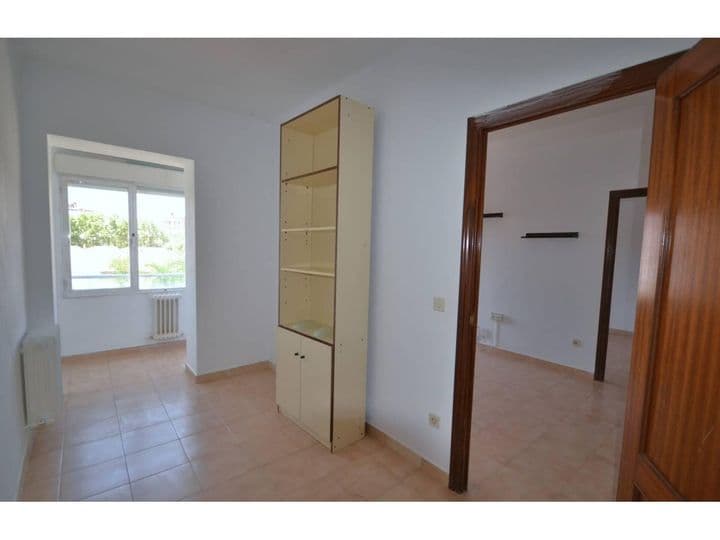 3 bedrooms apartment for rent in Palencia, Spain - Image 2