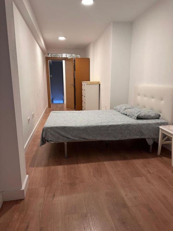 2 bedrooms apartment for rent in Bailen - Miraflores, Spain - Image 8