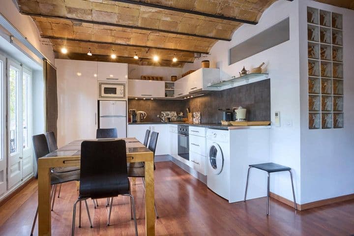 2 bedrooms apartment for rent in Ciutat Vella, Spain - Image 5