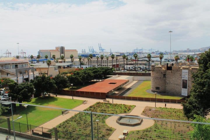 2 bedrooms apartment for rent in Las Palmas de Gran Canaria, Spain - Image 3