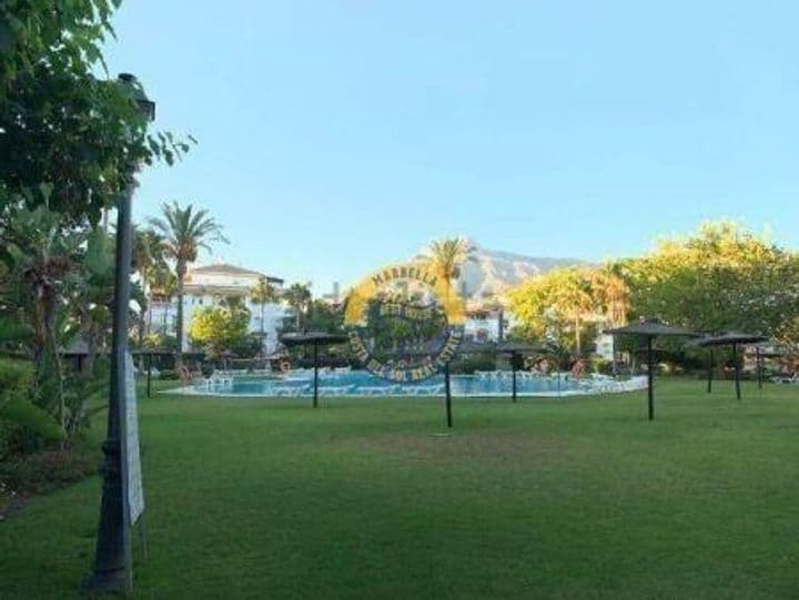 2 bedrooms apartment for rent in Nueva Andalucia, Spain - Image 2