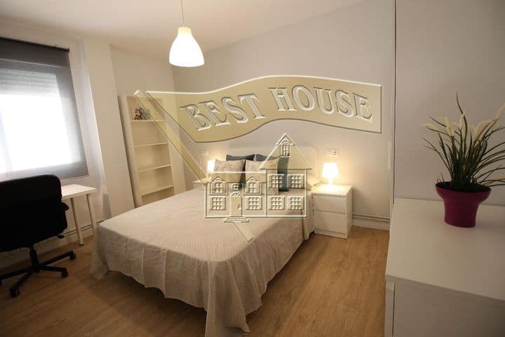 4 bedrooms apartment for rent in Valencia, Spain - Image 7