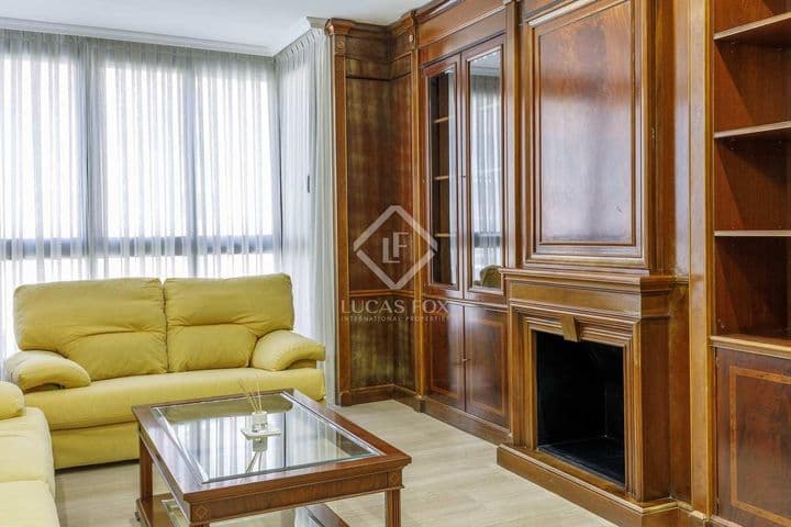 4 bedrooms apartment for rent in Valencia, Spain - Image 8