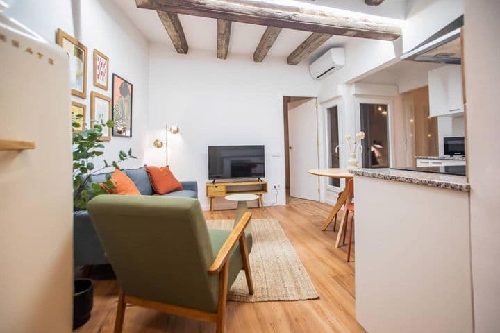 2 bedrooms apartment for rent in Gotic, Spain - Image 4