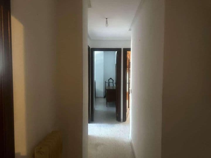 4 bedrooms apartment for rent in Salamanca, Spain - Image 12