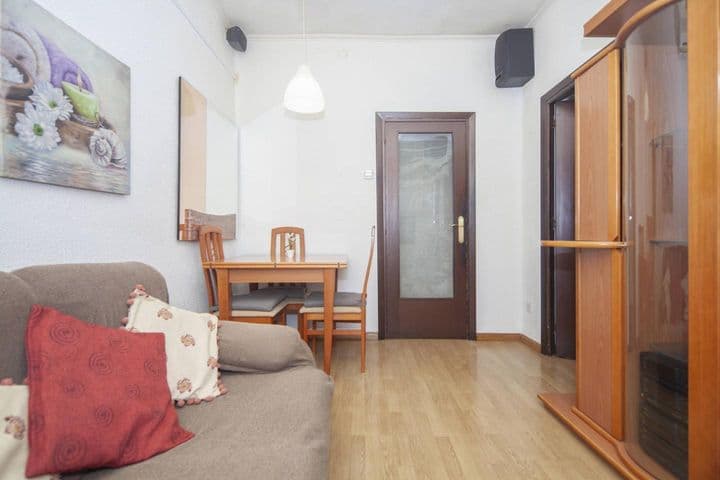 2 bedrooms apartment for rent in Barcelona, Spain - Image 3