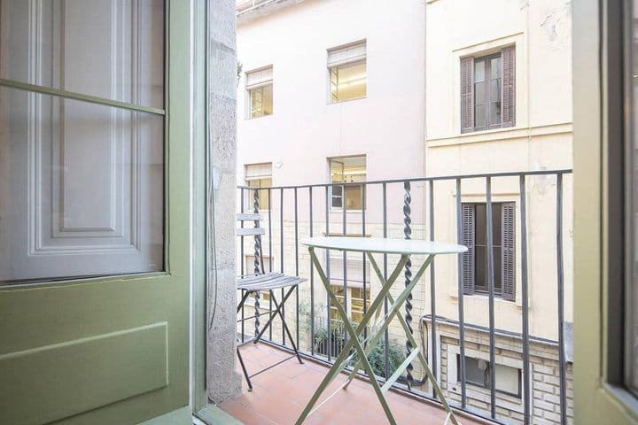 2 bedrooms apartment for rent in Ciutat Vella, Spain - Image 8