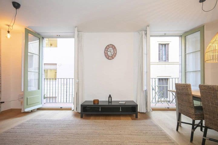 2 bedrooms apartment for rent in Ciutat Vella, Spain - Image 6