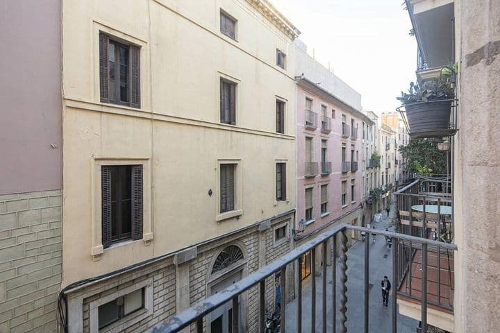 2 bedrooms apartment for rent in Ciutat Vella, Spain - Image 10