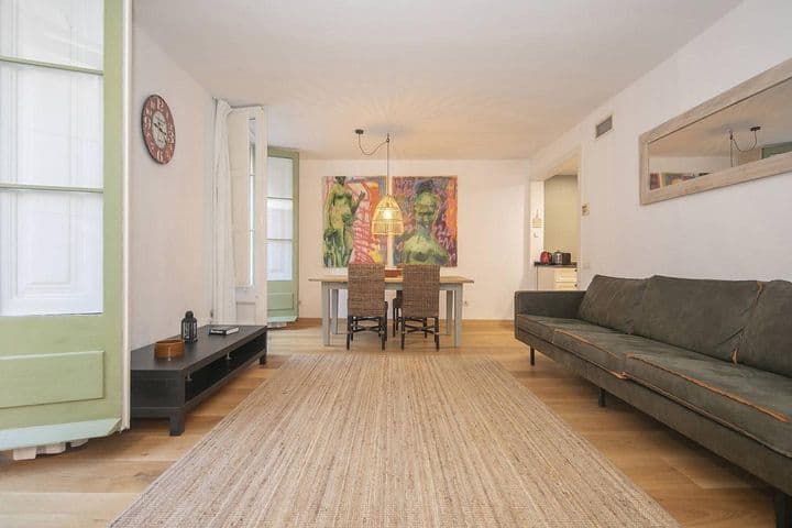 2 bedrooms apartment for rent in Ciutat Vella, Spain - Image 2