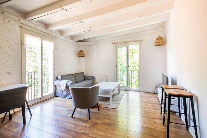 2 bedrooms apartment for rent in Ciutat Vella, Spain - Image 3