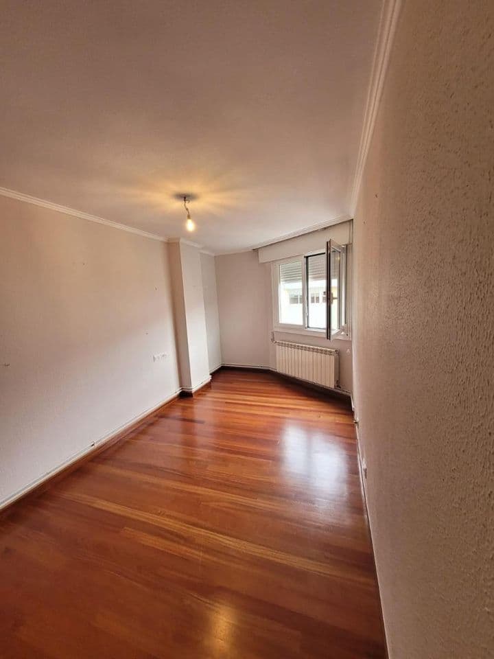 4 bedrooms apartment for sale in Santiago de Compostela, Spain - Image 9