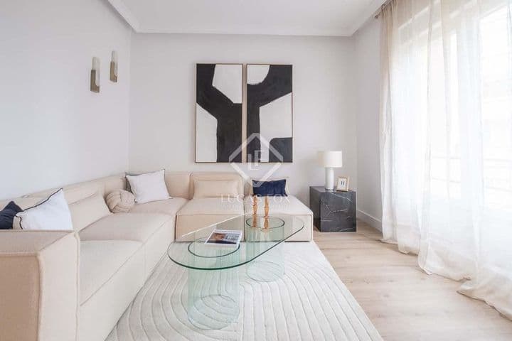 2 bedrooms apartment for rent in Madrid, Spain - Image 2