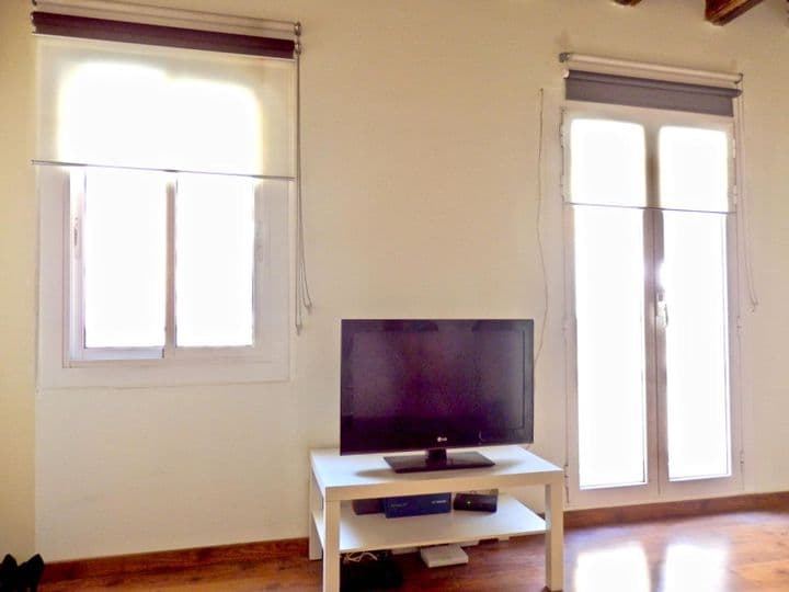 1 bedroom apartment for sale in Ciutat Vella, Spain - Image 3