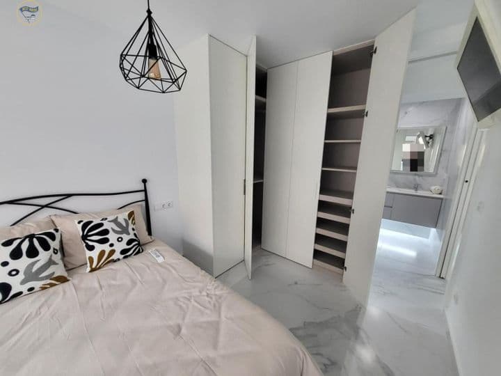 3 bedrooms apartment for rent in Centro, Spain - Image 8