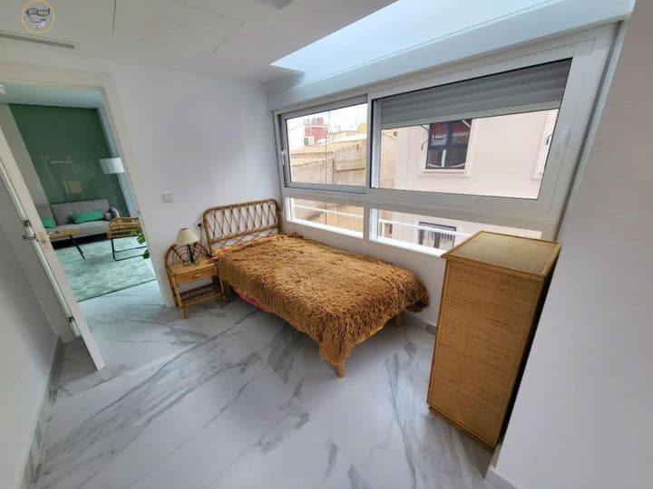 3 bedrooms apartment for rent in Centro, Spain - Image 11