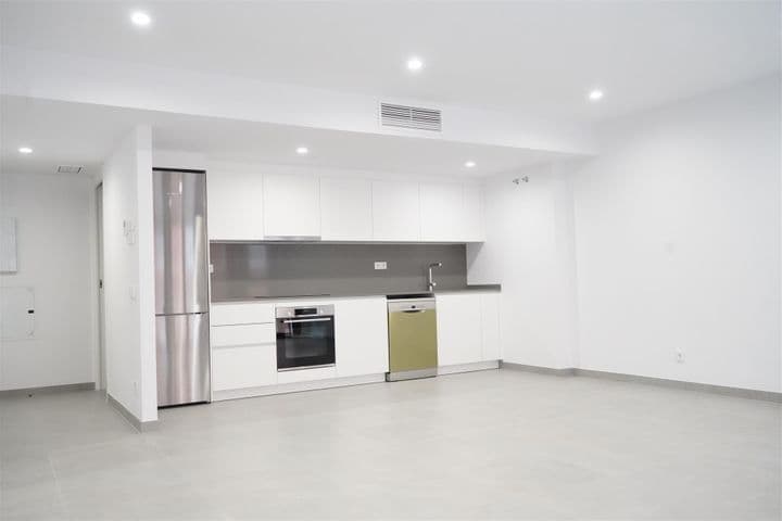 1 bedroom apartment for sale in Barcelona, Spain - Image 2