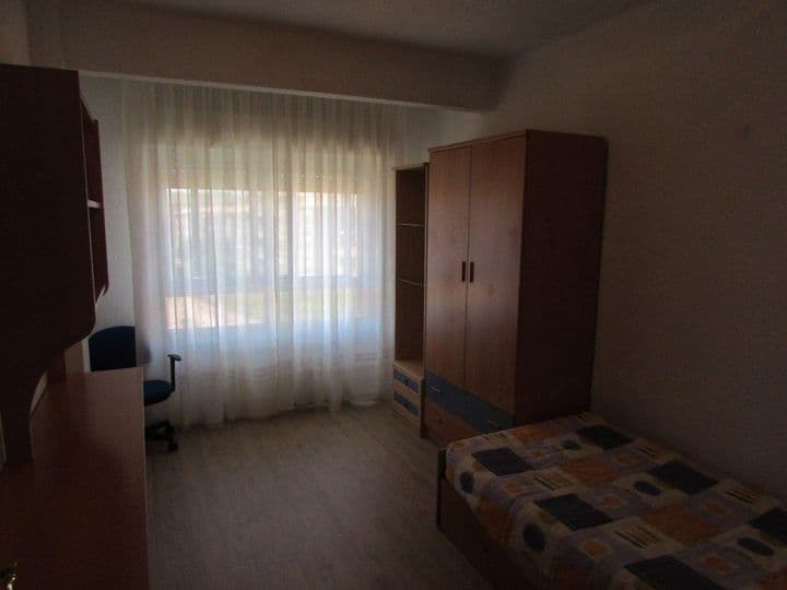 3 bedrooms apartment for rent in Albacete, Spain - Image 6