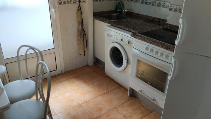 3 bedrooms apartment for rent in Universidad, Spain - Image 6