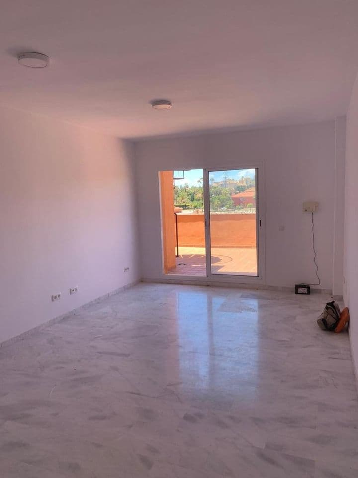 2 bedrooms house for rent in Marbella, Spain - Image 4