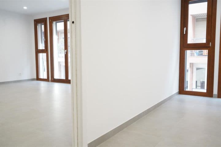 1 bedroom apartment for sale in Barcelona, Spain - Image 3