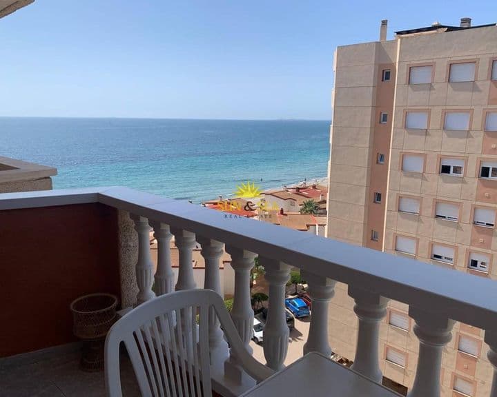 2 bedrooms apartment for rent in Playa de las Gaviotas-El Pedrucho, Spain - Image 3